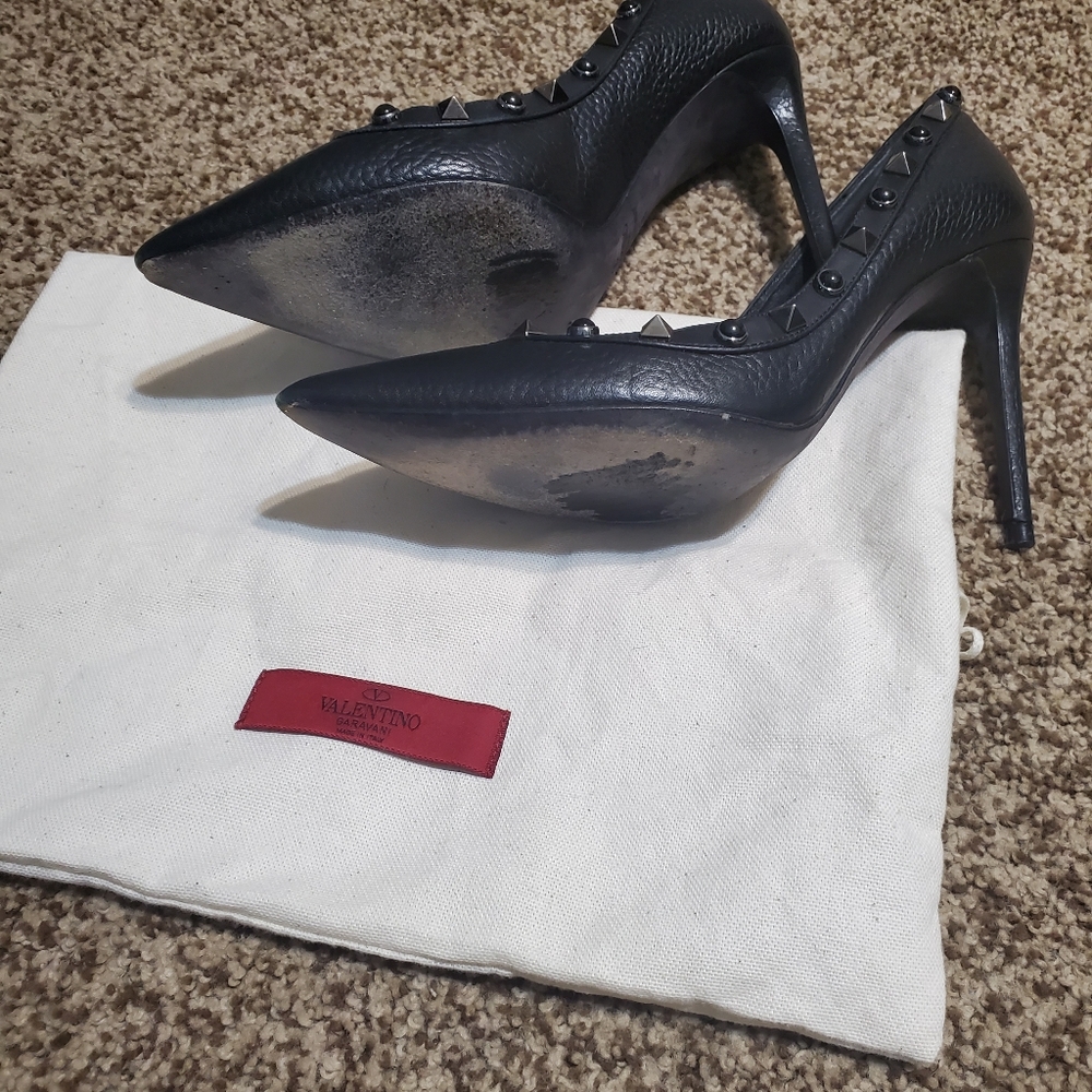 Authentic Valentino Rock stud Black Pumps |Size 36 - Picture 7 of 9